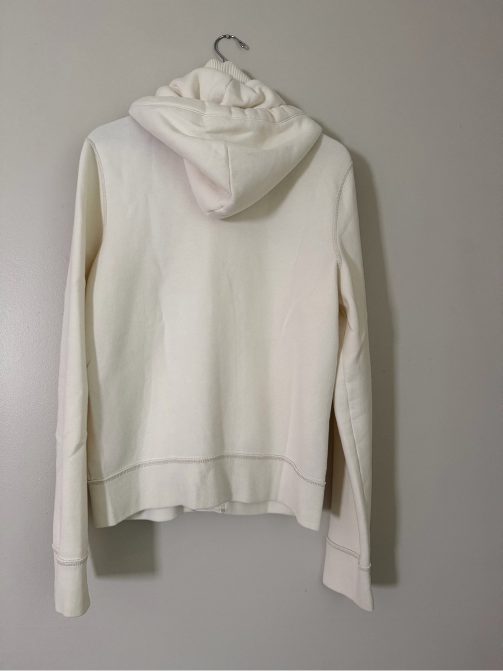 Hollister Sweatshirt - Picture 2 of 4